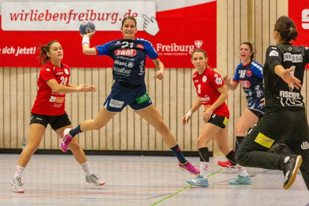 Leonie Hartl HSG Freiburg 24 and Sarka Marcikova SG H2Ku Herrenberg 21 HSG Freiburg SG H2Ku Herrenberg, Women, Handball, 2 Bundesliga, 9 Matchday, Season 2019 2020, 16 11 2019, GER, HSG Freiburg SG H2Ku Herrenberg, Women, Handball, 2 Bundesliga, 9 Matchday, Season 2019 2020, 16 11 2019, Freiburg Breisgau Copyright: xEibner-Pressefoto DimitrixDrofitx EP_ddh