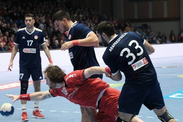 17 11 2019 xkhx Melsungen Men s EHF Cup 2019 20, 3 qualification round MT Melsungen Olympiacos SFP GRE , Timm Schneider 19, MT Melsungen against Arapakopoulos Olympiacos