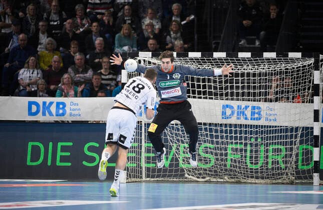 Niclas Ekberg THW Kiel against Domenico Ebner TSV Hannover Burgdorf , Handball Bundesliga, Liqui Moly HBL, Men, 13 Matchday, TSV Hannover Burgdorf , 17 11 19 Kiel Sparkassen Arena Schleswig Holstein Germany
