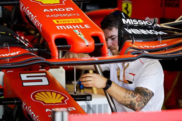 Grande Prêmio do Brasil F1 2019 SÃO PAULO, SP - 17.11.2019: GRANDE PRÊMIO DO BRASIL F1 2019 - It takes place this Sunday (17), at the Interlagos racetrack, south of the city of Sao Paulo, another Grand Prix of Brazil F1 2019. The driver Lewis Hamilton of Mercedes has already been champion of this season. In the photo, mechanics of Ferrari drivers Charles Leclerc and Sebastian Vettel prepare the cars before the race. (Photo: Aloisio Mauricio Fotoarena) x1832919x  AloisioxMauricio
