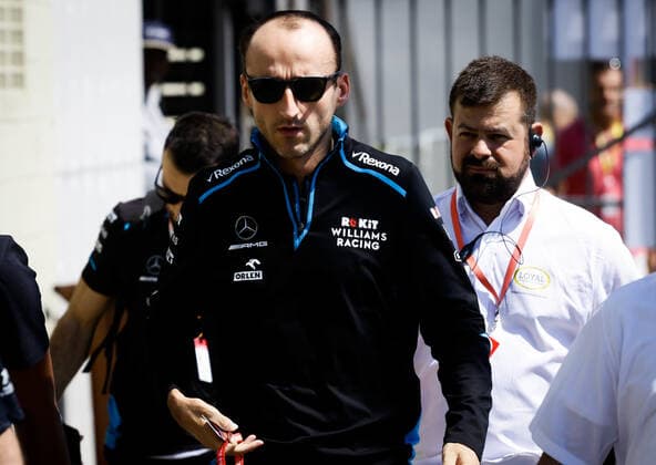 Grande Prêmio do Brasil F1 2019 SÃO PAULO, SP - 17.11.2019: GRANDE PRÊMIO DO BRASIL F1 2019 - It takes place this Sunday (17), at the Interlagos racetrack, south of the city of Sao Paulo, another Grand Prix of Brazil F1 2019. The driver Lewis Hamilton of Mercedes has already been champion of this season. In the photo, Williams Mercedes driver Robert Kubica arrives at the racetrack. (Photo: Aloisio Mauricio Fotoarena) x1832925x  AloisioxMauricio
