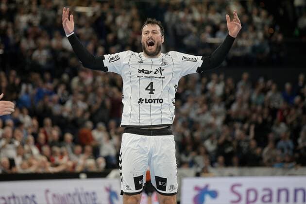 1 Handball Bundesliga THW Kiel TSV Hannover Burgdorf, Kiel, 17 11 2019 Jubel Domagoj Duvnjak Kiel, 4 cheers Copyright: xBEAUTIFULxSPORTS DRPx