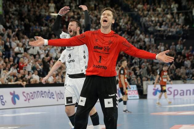 1 Handball Bundesliga THW Kiel TSV Hannover Burgdorf, Kiel, 17 11 2019 Jubel Goalkeeper Niklas Landin Jacobsen Kiel, 1 and Domagoj Duvnjak Kiel, 4 cheer Copyright: xBEAUTIFULxSPORTS DRPx