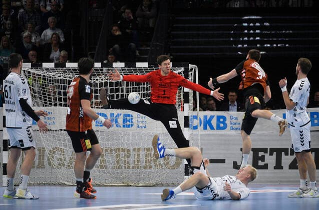 Niklas Landin Jacobsen THW Kiel against Nejic Cehte TSV Hannover Burgdorf , Handball Bundesliga, Liqui Moly HBL, Men, 13 Matchday, TSV Hannover Burgdorf , 17 11 19 Kiel Sparkassen Arena Schleswig Holstein Germany