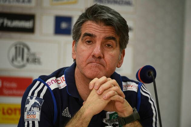 Hannover Burgdorf Coach Carlos Ortega, Handball Bundesliga, Liqui Moly HBL, Men, 13 Matchday, TSV Hannover Burgdorf , 17 11 19 Kiel Sparkassen Arena Schleswig Holstein Germany