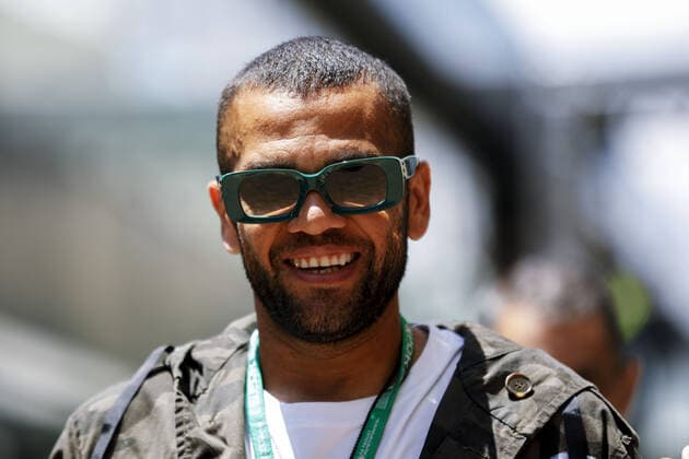 November 17, 2019, Sao Paulo, SP, Brazil: The Brazilian soccer player DANIEL ALVES during Brazilian Formula 1 Grand Prix at Interlagos racetrack. F1 2019: Brazil Grand Prix: Race - ZUMAc168 20191117_zap_c168_005 Copyright: xMarceloxChellox