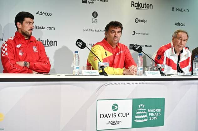 (L-R) Head coaches of the Davis Cup teams of Croatia, Franko Skugor, Spain Sergi Bruguera and Russia Shamil Tarpischev speak during a presser on the eve of the beginning of David Cup finals at the Caja Magica facilities in Madrid, Spain, 17 November 2019. The 2019 Davis Cup finals will take place from 18 to 24 November 2019 in Madrid. Eve of the 2019 Davis Cup finals !ACHTUNG: NUR REDAKTIONELLE NUTZUNG!  Copyright: xFERNANDOxVILLARx GRAF548 20191117-637096061917332104