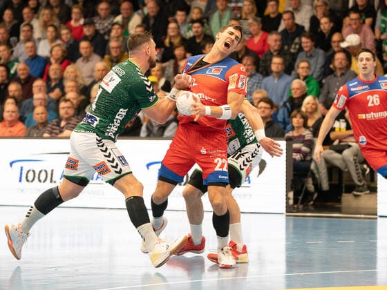 Jona Schoch HBW Balingen Weilstetten 22 against Jacob Bagersted Frisch Auf Goeppingen 14, Frisch Auf Göppingen vs. HBW Balingen Weilstetten, 1 Bundesliga, Handball, Men, 17 11 2019 Frisch Auf Göppingen vs. HBW Balingen Weilstetten, 1 Bundesliga, Handball, Men, 17 11 2019 Göppingen Copyright: xSchmidtx Eibner-Pressefotox EP_mst