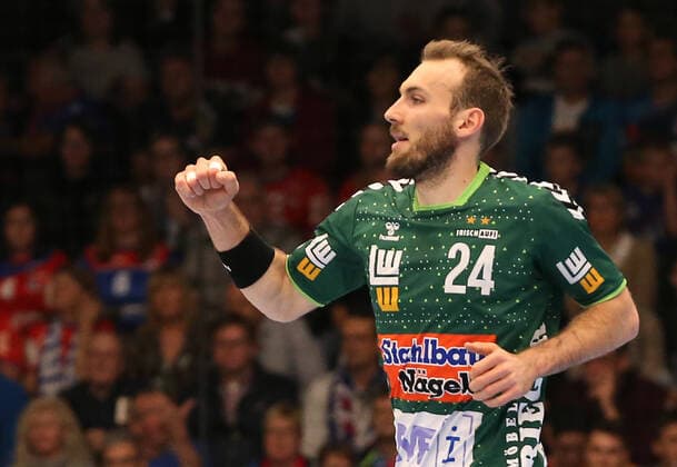 17 11 2019, Germany, Göppingen, Handball Bundesliga Season 2019 2020 FRESH TO Göppingen vs. HBW Balingen Weilstetten Marcel Schiller FAG cheers, jubilation