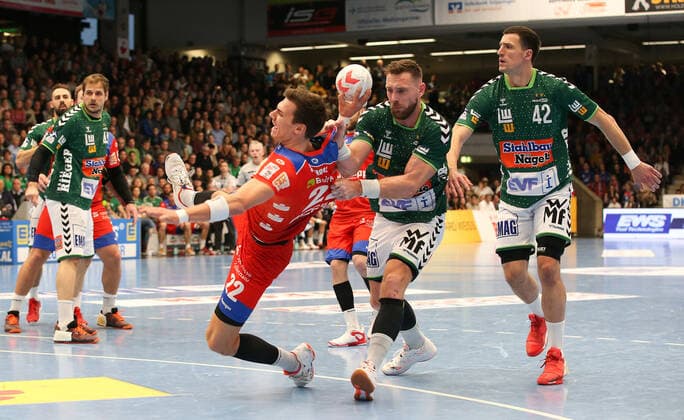 17 11 2019, Germany, Göppingen, Handball Bundesliga Season 2019 2020 FRESH TO Göppingen vs HBW Balingen Weilstetten middle v l Jona Schoch HBW , Jacob Bagersted FAG