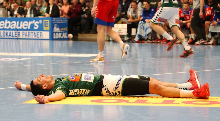 17 11 2019, Germany, Göppingen, Handball Bundesliga Season 2019 2020 FRESH TO Göppingen vs. HBW Balingen Weilstetten Nemanja Zelenovic FAG disappointed