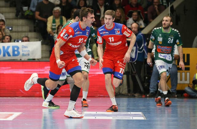 17 11 2019, Germany, Göppingen, Handball Bundesliga Season 2019 2020 FRESH TO Göppingen vs. HBW Balingen Weilstetten Jona Schoch HBW cheers, jubilation