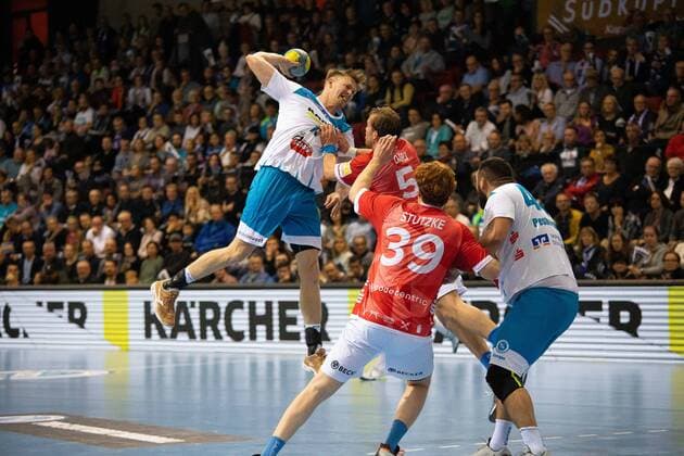 TVB Stuttgart 11 Adam Lönn vs Bergischer HC 5 Max Darj TVBStuttgart vs BergischerHC, Handball, 1 Bundesliga, 2019 2020 17 11 2019 Stuttgart Copyright: xEibner-Pressefoto RogerxBuerkex EP_RBE