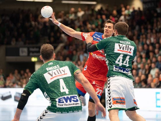 Jona Schoch HBW Balingen Weilstetten 22 against Kresimir Kozina Frisch Auf Goeppingen 44, Frisch Auf Göppingen vs. HBW Balingen Weilstetten, 1 Bundesliga, Handball, Men, 17 11 2019 Frisch Auf Göppingen vs. HBW Balingen Weilstetten, 1 Bundesliga, Handball, Men, 17 11 2019 Göppingen Copyright: xEibner-Pressefotox EP_mst