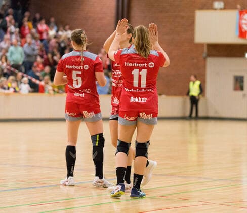 1 FSV Mainz 05 HSG Bensheim Auerbach,17 11 2019,GER, at Isabell Hurst, HSG Bensheim Auerbach, 5 ,Sarah Johanna Dekker, HSG Bensheim Auerbach, 11 , Scherbaum Eibner press photo GER,Handball, 1 BL Frauen,7 Spieltag, 17 11 2019, Sporthalle Wiesbaden, Klarenthaler Str , Wiesbaden Copyright: xUlrichxScherbaum Eibner-Pressefox EP_usm