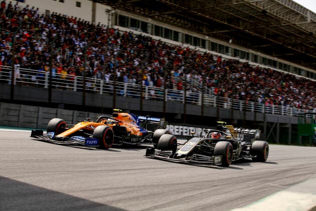 Motorsports: FIA Formula One World Championship, WM, Weltmeisterschaft 2019, Grand Prix of Brazil, 4 Lando Norris (GBR, McLaren F1 Team), 20 Kevin Magnussen (DEN, Rich Energy Haas F1 Team), Sao Paulo Brazil