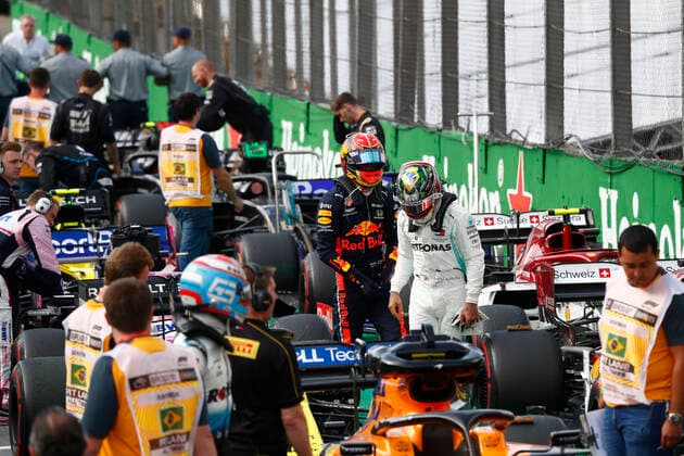 Motorsports: FIA Formula One World Championship, WM, Weltmeisterschaft 2019, Grand Prix of Brazil, 33 Max Verstappen (NLD, Aston Martin Red Bull Racing), 44 Lewis Hamilton (GBR, Mercedes AMG Petronas Motorsport) Sao Paulo Brazil