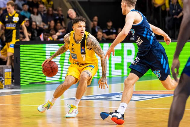 Ludwigsburg, Germany 17 November 2019 BBL 19 20 MHP Giant Ludwigsburg vs ALBA Berlin Konstantin Konga Ludwigsburg , Martin Hermannsson Alba Berlin Ludwigsburg MHP Arena Baden Württemberg Germany