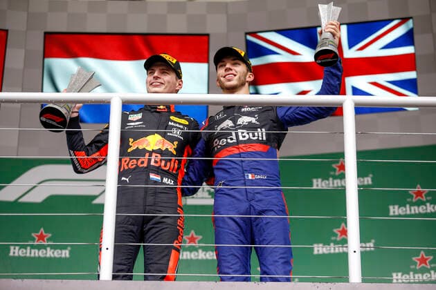 Motorsports: FIA Formula One World Championship, WM, Weltmeisterschaft 2019, Grand Prix of Brazil, 33 Max Verstappen (NLD, Aston Martin Red Bull Racing), 10 Pierre Gasly (FRA, Red Bull Toro Rosso Honda), Sao Paulo Brazil