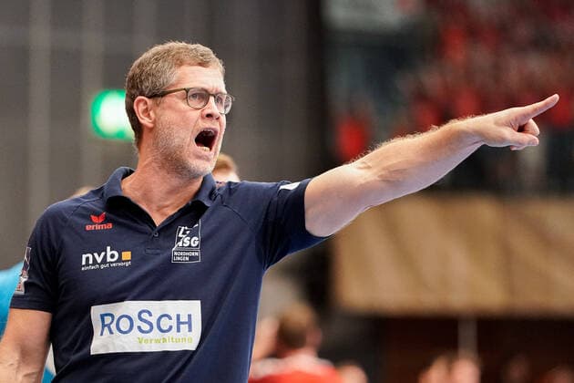 Geir Sveinsson Trainer, Head Coach, HSG Nordhorn , gives instructions, gesticulated, gesticulate with the arms, gives instructions, gesticulate, single picture, action, action, 17 11 2019, Ludwigshafen am Rhein Germany , Handball, Bundesliga, TSG Ludwigshafen Friesenheim The Owls HSG Nordhorn Lingen xozx