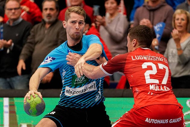 v li Alex Terwolbeck HSG Nordhorn, 18 , Jerome Müller Die Eulen, 27 , duel, game scene, duel, duel, tackle, tackling, dynamics, action, action, 17 11 2019, Ludwigshafen am Rhein Germany , handball, Bundesliga, TSG Ludwigshafen Friesenheim The owls HSG Nordhorn Lingen xozx