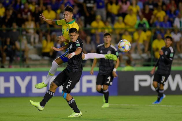 Sub 17 Mexico e Brasil BRASÍLIA, DF - 17.11.2019: SUB 17 MEXICO E BRASIL - Kaio Jorge and Victor Guzman during U17, U 17 Mexico and Brazil. FIFA U17 World Cup Final Match. Bezerrão Stadium. Brasilia DF. (Photo: Reinaldo Reginato Fotoarena) x1833616x  ReinaldoxReginato