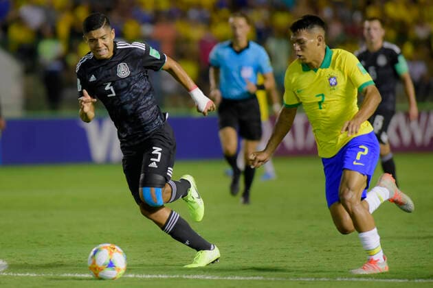 Sub 17 Mexico e Brasil BRASÍLIA, DF - 17.11.2019: SUB 17 MEXICO E BRASIL - Victor Guzman and Veron during U17, U 17 Mexico and Brazil. FIFA U17 World Cup Final Match. Bezerrão Stadium. Brasilia DF. (Photo: Reinaldo Reginato Fotoarena) x1833621x  ReinaldoxReginato