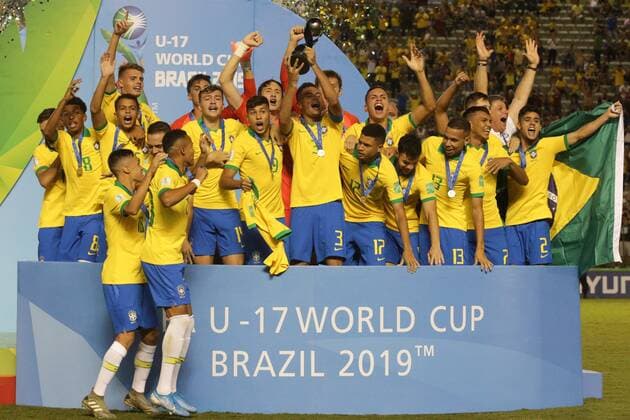 Brazilian players celebrate after winning the FIFA U 17 World Cup after defeating Mexico in the final, at the Bezerrao stadium in Gama, Brazil, 17 November 2019. Final: Brazil vs. Mexico !ACHTUNG: NUR REDAKTIONELLE NUTZUNG!  Copyright: xAndrexCoelhox AME6544 20191118-637096395924918711