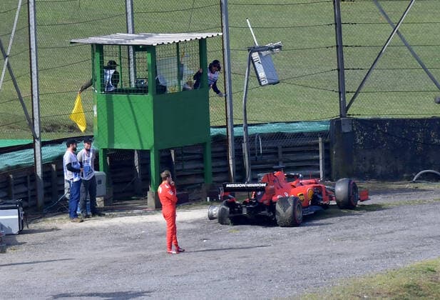 FORMULA 1 HEINEKEN GRANDE PRÃäMIO DO BRASIL 2019 17 11 2019, Autodromo Jose Carlos Pace, Interlagos, FORMULA 1 HEINEKEN GRANDE PRÃÄMIO DO BRASIL 2019 , in the picture Sebastian Vettel GER 5 , Scuderia Ferrari Mission Winnow is cancelled with tyre damage after the collision with Charles Leclerc MCO 16 , Scuderia Ferrari Mission Winnow nordphotoxBratic nph00250