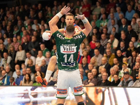 Martin Strobel HBW Balingen Weilstetten 15 vs. Jacob Bagersted Frisch Auf Goeppingen 14 , Frisch Auf Göppingen vs. HBW Balingen Weilstetten, 1 Bundesliga, Handball, Men, 17 11 2019 Frisch Auf Göppingen vs. HBW Balingen Weilstetten, 1 Bundesliga, Handball, Men, 17 11 2019 Göppingen Copyright: xEibner-Pressefotox EP_mst
