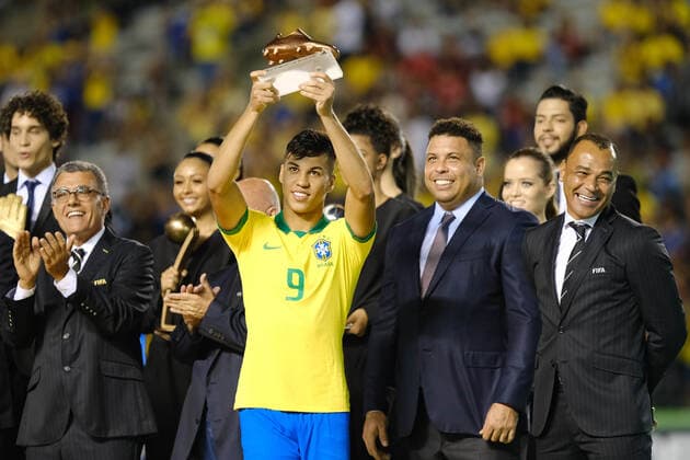 FuÃŸball, U17 WM Finale, Brasilien - Mexiko 17th November 2019; Bezerrao Stadium, Brasilia, Distrito Federal, Brazil; Final FIFA U-17 World Cup Final match 2019, Mexico versus Brazil; Kaio Jorge of Brazil celebrates receiving the Bronze Boot as third best scorer in the competition  ActionPlus12189545 AdalbertoxMarques