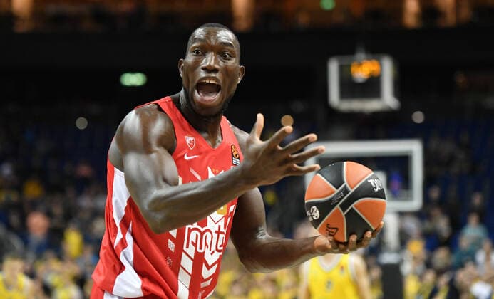 Michael Ojo Belgrade , after a foul no guilt conscious ALBA Berlin Red Star Belgrade Basketball, Euroleague, group stage, preliminary round, men, men, men, men, season 2019 2020 Berlin, 19 11 2019 Mercedes Benz Arena