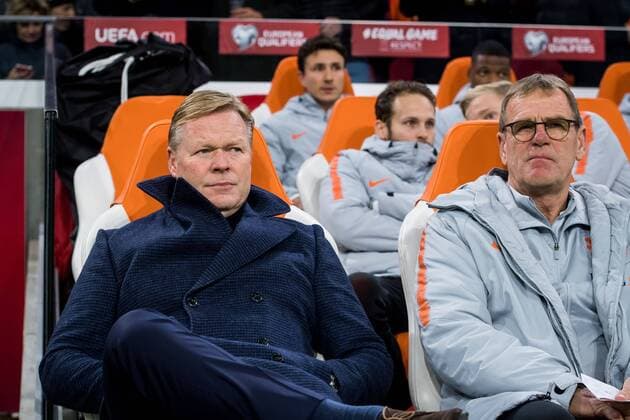 (L-R) Holland coach Ronald Koeman, assistent trainer Dwight Lodeweges of The Netherlands during the UEFA EURO, EM, Europameisterschaft,Fussball 2020 qualifier group C qualifying match between The Netherlands and Estonia at the Johan Cruijff Arena on November 19, 2019 in Amsterdam, The Netherlands UEFA EURO 2020 qualifier group C 2019 2020 xVIxANPxSportx xRonaldxBonestrooxIVx 401904680
