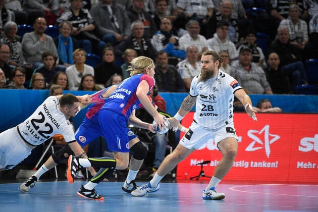 Ole Rahmel THW Kiel and Pavel Horak THW Kiel vs. Aidenas Malasinskas HC Motor Saporischja , Handball, Men, THW Kiel vs. HC Motor Saporischja Zaporozhye , Champions League, 9 Matchday, Group Phase, 20 11 19 Kiel Sparkassen Arena Schleswig Holstein Germany