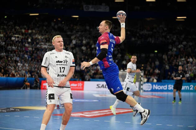 Maxim Babichev HC Motor Saporischja vs. Patrick Wiencek THW Kiel , Handball, Men, THW Kiel vs. HC Motor Saporischja Zaporozhye , Champions League, 9 Matchday, Group Phase, 20 11 19 Kiel Sparkassen Arena Schleswig Holstein Germany