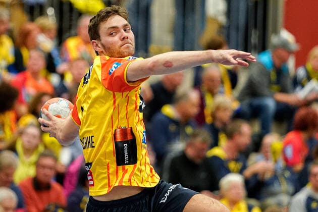 Niclas Kirkelokke Kirkelökke, RNL, 6 , on the ball, single picture, action, action, goal throw, 20 11 2019, Mannheim Germany , Handball, EHF Cup, Rhein Neckar Löwen SKA Minsk xozx