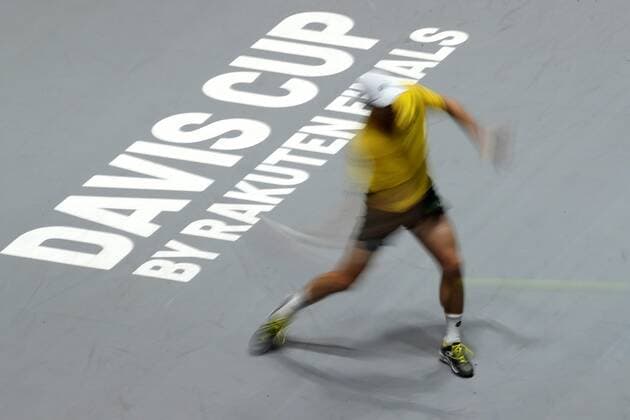 Australian tennis player John Millman in action against Canadian Vasek Pospisil during the quarterfinals of the Davis Cup Madrid Finals held at the Caja Magica tennis venue in Madrid, Spain, 21 November 2019. Davis Cup Madrid Finals: Canada vs. Australia !ACHTUNG: NUR REDAKTIONELLE NUTZUNG!  Copyright: xKikoxHuescax GRAF3697 20191121-637099622017397055