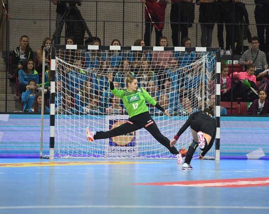 Dinah Eckerle Germany, Germany Montenegro, test match handball women national team, SCHARRena Stuttgart, 21 11 2019 Germany Montenegro, test match handball women national team, SCHARRena Stuttgart, 21 11 2019 Stuttgart Copyright: xMemmlerx Eibner-Pressefotox EP_mmr