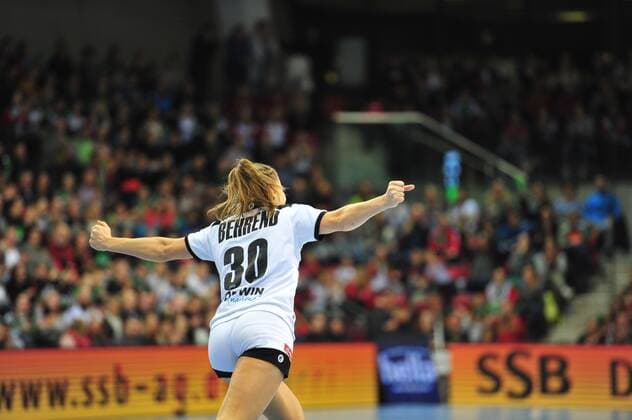 Jenny Behrend DEUTSCHLAND 30 Germany Montenegro international match SCHARRena Stuttgart Baden Wuerttemberg Germany Stuttgart 21 11 19 Handball international match , Stuttgart Baden Wuerttemberg Germany