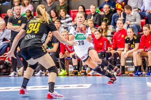 Emily Boelk DEUTSCHLAND 20 Germany Montenegro international match SCHARRena Stuttgart Baden Wuerttemberg Germany Stuttgart 21 11 19 Handball international match , Stuttgart Baden Wuerttemberg Germany