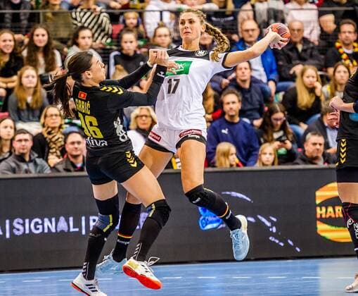 Alicia Stolle Germany 17 Germany Montenegro International match SCHARRena Stuttgart Baden Wuerttemberg Germany Stuttgart 21 11 19 Handball International match , Stuttgart Baden Wuerttemberg Germany