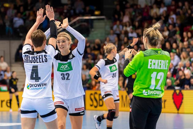 Stuttgart, Germany 21 November 2019 EHF Women Test match Germany vs Montenegro v li Alina Grijseels Germany Dortmund , Evgenija Minevskaja Germany Brest , Torhueterin Dinah Eckerle Germany SG BBM Bietigheim Stuttgart Scharrena Germany