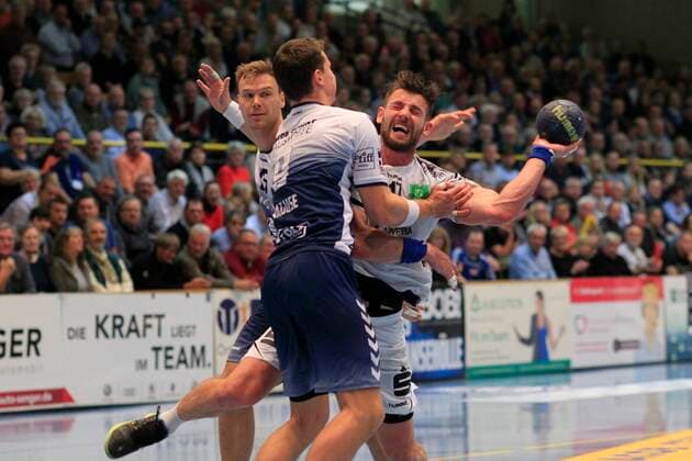 2 Bundesliga Handball VfL Luebeck Schwartau EHV Aue 21 11 2019, Hansehalle Luebeck, GER, 2 Bundesliga Handball VfL Luebeck Schwartau EHV Aue picture shows Ladislav Brykner EHV Aue is stopped by Mex Raguse VfL Luebeck Schwartau and Fynn Ranke VfL Luebeck Schwartau nordphotox xTauchnitz nph00059