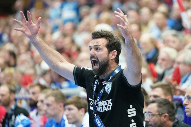 GER, 1 HBL men, Bergischer HC vs. TBV Lemgo Lippe 21 11 2019, Klingenhalle, Solingen, GER, 1 HBL men, Bergischer HC vs. TBV Lemgo Lippe, in picture shows Florian Kehrmann trainer Headcoach Lemgo , excited violently, gestures, facial expressions, nordphotox xMeuter nph00351