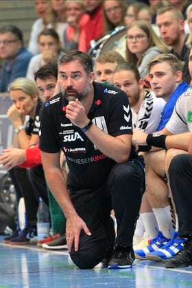 2 Bundesliga Handball VfL Luebeck Schwartau EHV Aue 21 11 2019, Hansehalle Luebeck, GER, 2 Bundesliga Handball VfL Luebeck Schwartau EHV Aue in picture picture shows trainer Stephan Swat EHV Aue nordphotox xTauchnitz nph00059
