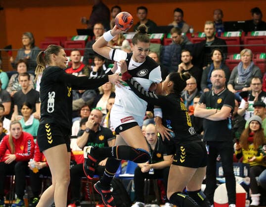 BAU 21 11 2019 Stuttgart Handball Women Germany vs Montenegro, v l Katarina Bulatovic Montenegro , Emily Bölk GER , Jovanka Radicevic Montenegro