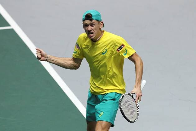 Australian tennis player Alex de Minaur celebrates after defeating Canadian Denis Shapovalov during the quarterfinals of the Davis Cup Madrid Finals held at the Caja Magica tennis venue in Madrid, Spain, 21 November 2019. Davis Cup Madrid Finals: Canada vs. Australia !ACHTUNG: NUR REDAKTIONELLE NUTZUNG!  Copyright: xKikoxHuescax GRAF3899 20191121-637099729534530647