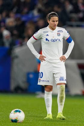 LYON, FRANCE - NOVEMBER 16: Dzsenifer Marozsan of Olympique Lyonnais gets ready for the freekick during the Division 1 Feminine football match between Olympique Lyonnais and Paris St. Germain at Groupama Stadium on November 16, 2019 in Lyon, France (Photo by Daniela Porcelli SPP) Olympique Lyonnais vs Paris St. Germain - Division 1 Feminine 