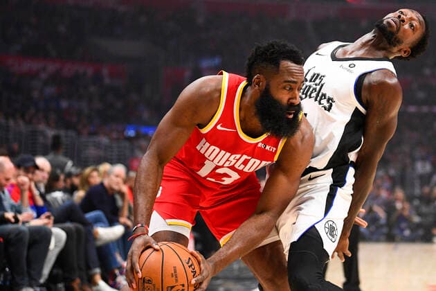 Sport Bilder des Tages LOS ANGELES, CA - NOVEMBER 22: Houston Rockets Guard James Harden (13) defended closely by Los Angeles Clippers Guard Patrick Beverley (21) during a NBA, Basketball Herren, USA game between the Houston Rockets and the Los Angeles Clippers on November 22, 2019 at STAPLES Center in Los Angeles, CA. (Photo by Brian Rothmuller Icon Sportswire) NBA: NOV 22 Rockets at Clippers Icon191122045