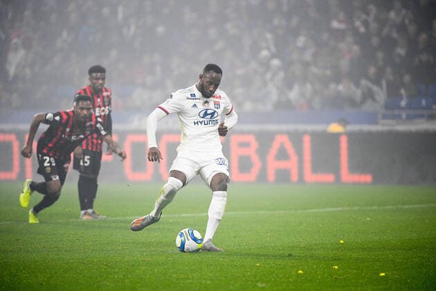 Fußball, Olympique Lyon - OGC Nizza 09 MOUSSA DEMBELE (OL) - PENALTY - BUT FOOTBALL : Lyon vs Nice - Ligue 1 Conforama - 23 11 2019 FEP Panoramic 